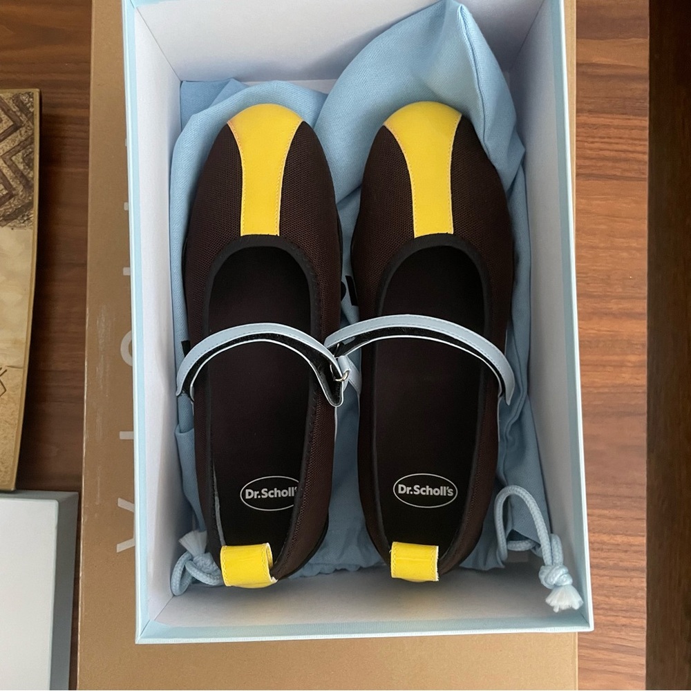New in box Nicole Saldaña sporty flats size 38